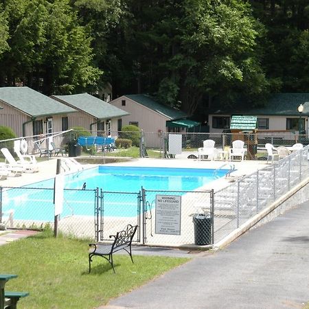 Lincoln Log Colony Hotel Lake George Værelse billede