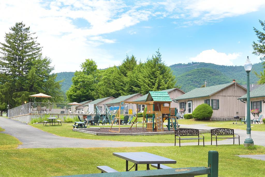Lincoln Log Colony Hotel Lake George Eksteriør billede