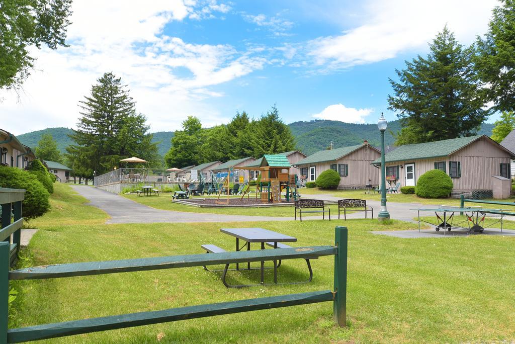 Lincoln Log Colony Hotel Lake George Eksteriør billede